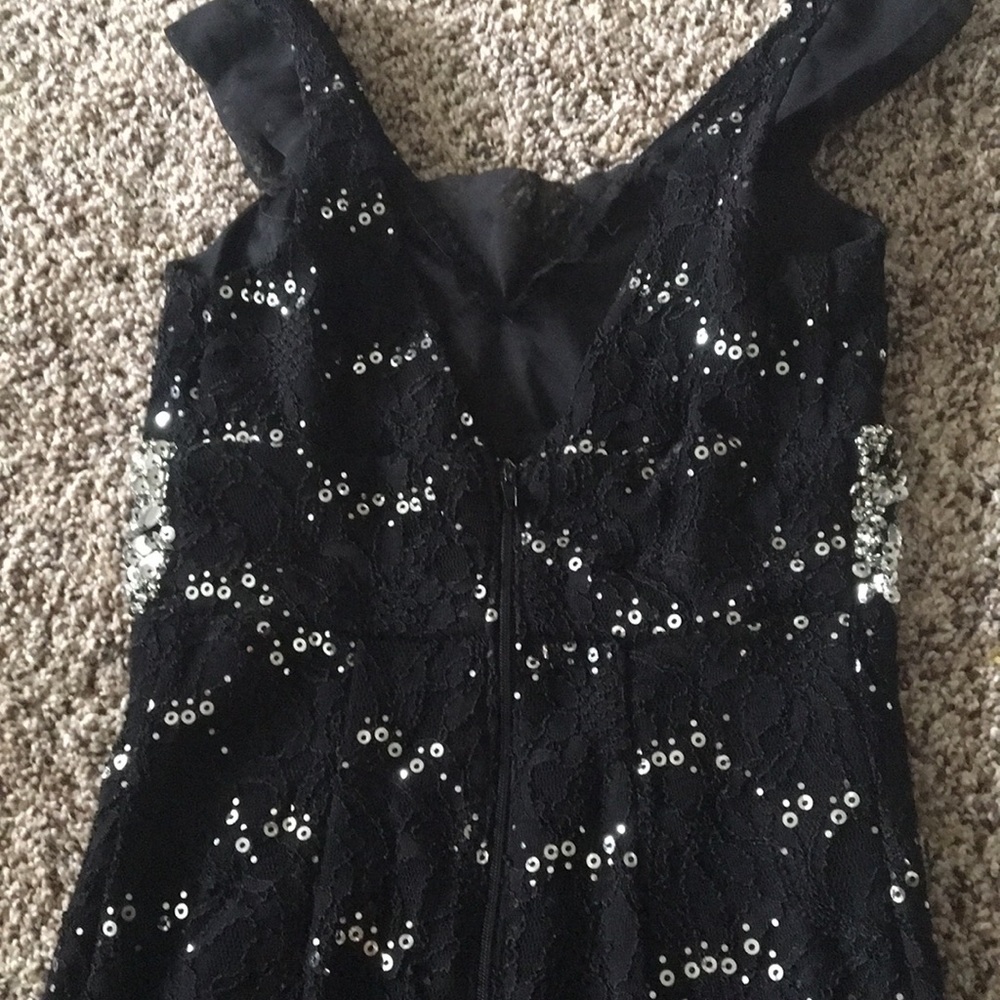 Gorgeous beaded black party/prom dress - Picture 4 of 7